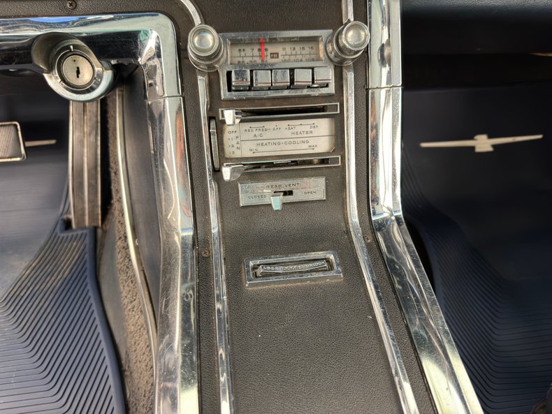 Unknown-Thunderbird-1966-Sapphire-Blue-Dark-Blue-47