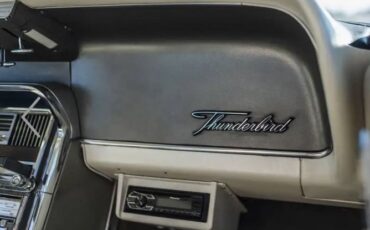Unknown-Thunderbird-1966-Windsor-whiteLight-22