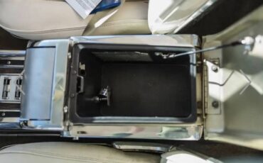 Unknown-Thunderbird-1966-Windsor-whiteLight-3