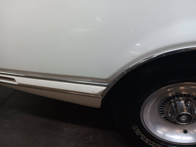 Unknown-Thunderbird-1975-White-13