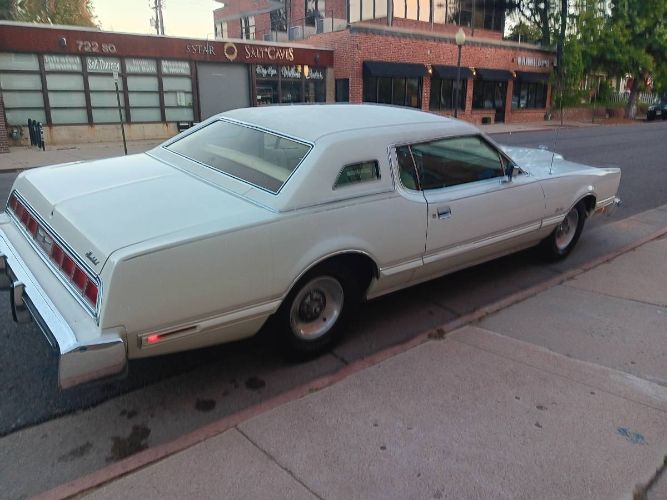 Unknown-Thunderbird-1975-White-8