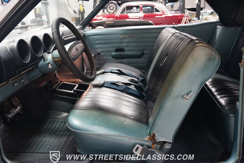 Unknown-Torino-1968-Dark-Blue-Metallic-Blue-40