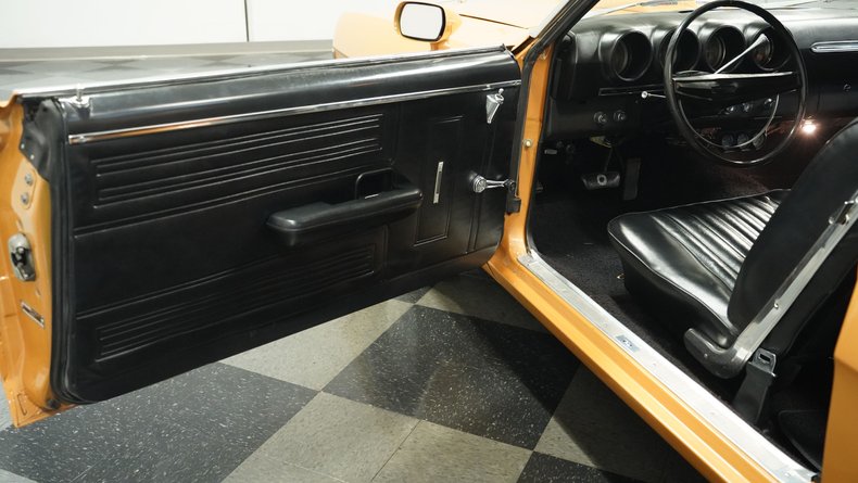 Unknown-Torino-1969-Gold-Glow-Black-33