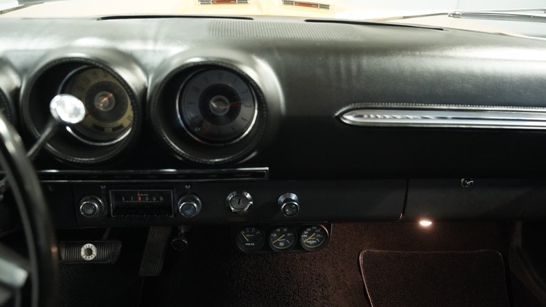 Unknown-Torino-1969-Gold-Glow-Black-40