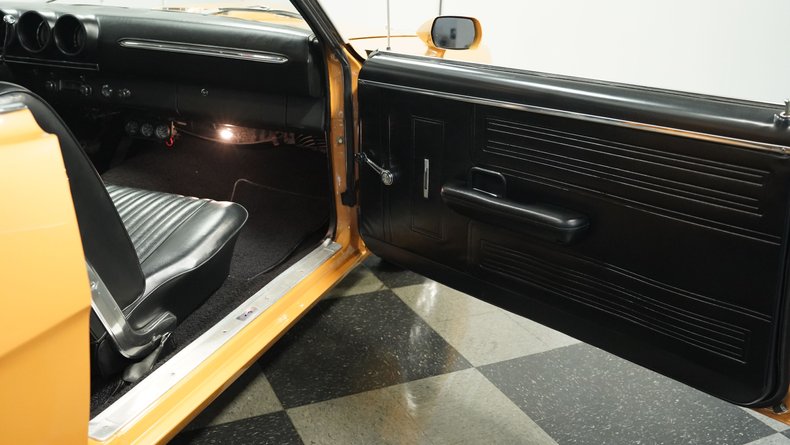 Unknown-Torino-1969-Gold-Glow-Black-47