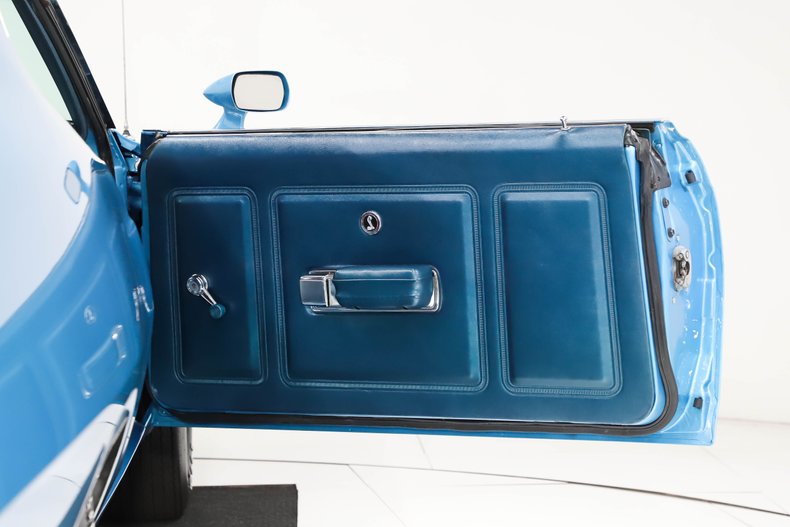 Unknown-Torino-1970-Medium-Blue-Metallic-Blue-30