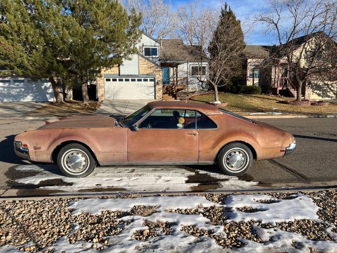 Unknown-Toronado-1966-Red-8