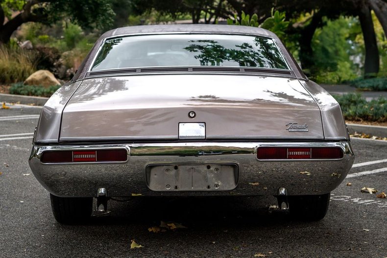 Unknown-Toronado-1969-Electric-Candy-Silve-Black-19