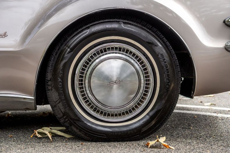 Unknown-Toronado-1969-Electric-Candy-Silve-Black-29