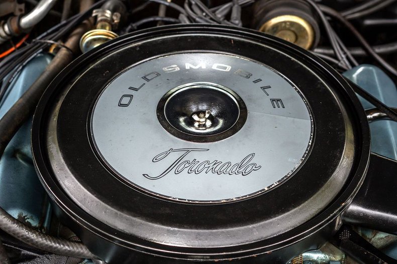 Unknown-Toronado-1969-Electric-Candy-Silve-Black-39