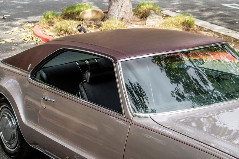Unknown-Toronado-1969-Electric-Candy-Silve-Black-49