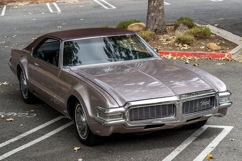 Unknown-Toronado-1969-Electric-Candy-Silve-Black-9
