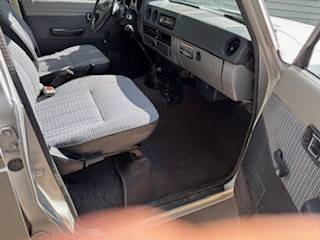 Unknown-Toyoto-land-cruiser-1985-silver-13