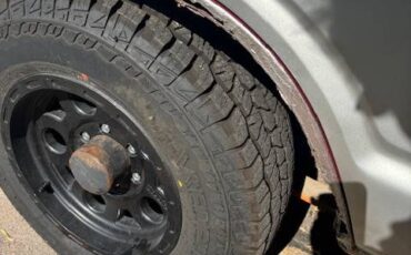 Unknown-Toyoto-land-cruiser-1985-silver-18