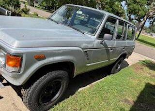 Unknown-Toyoto-land-cruiser-1985-silver-2