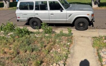 Unknown-Toyoto-land-cruiser-1985-silver