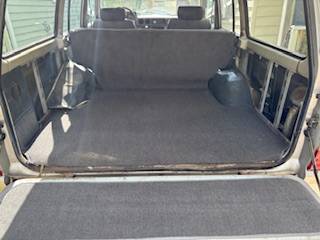 Unknown-Toyoto-land-cruiser-1985-silver-7