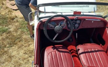 Unknown-Tr3-1960-White-Red