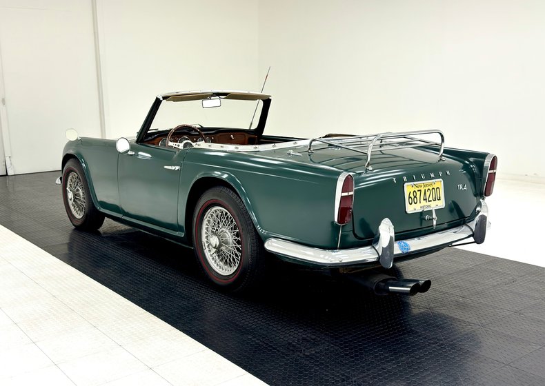 Unknown-Tr4-1964-British-Racing-Green-Black-2