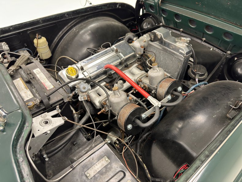 Unknown-Tr4-1964-British-Racing-Green-Black-30