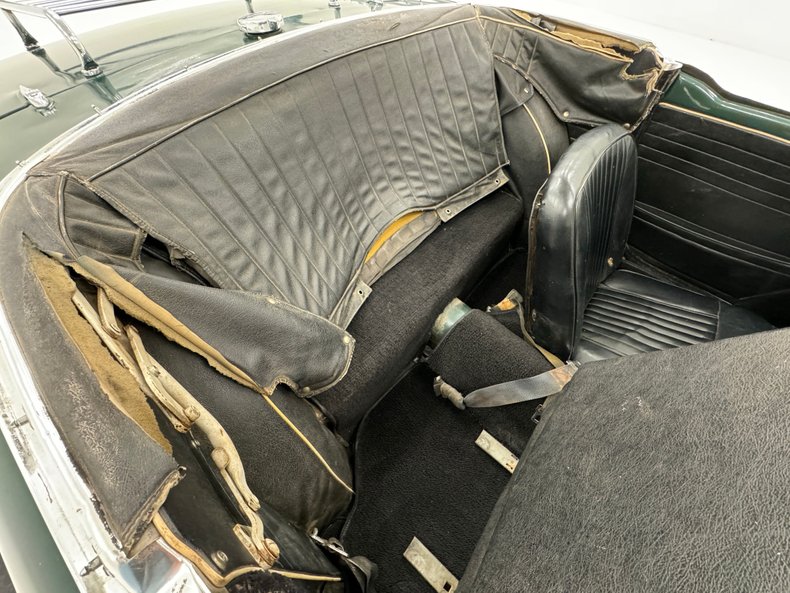 Unknown-Tr4-1964-British-Racing-Green-Black-41