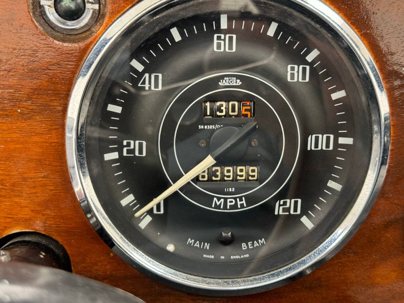 Unknown-Tr4-1964-British-Racing-Green-Black-44