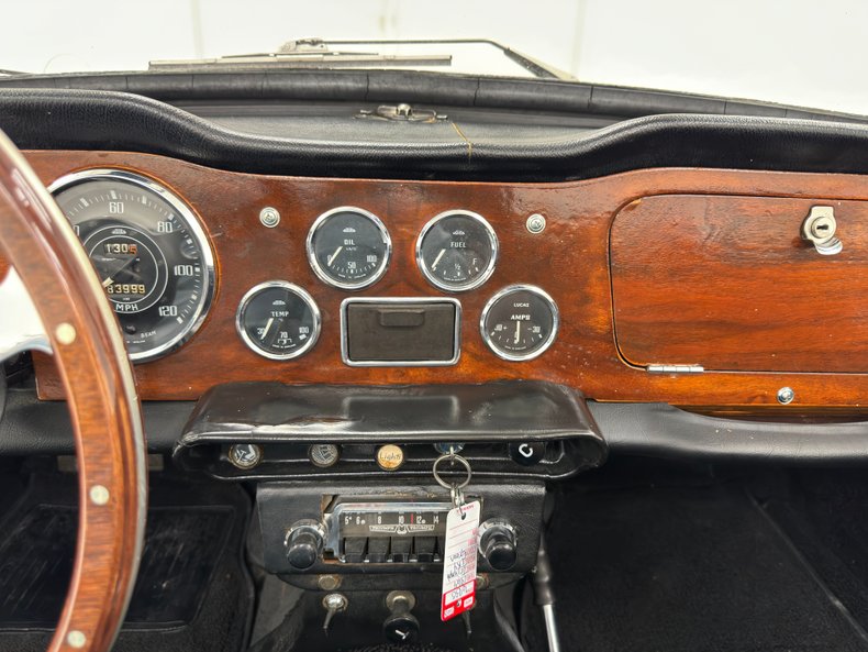 Unknown-Tr4-1964-British-Racing-Green-Black-45