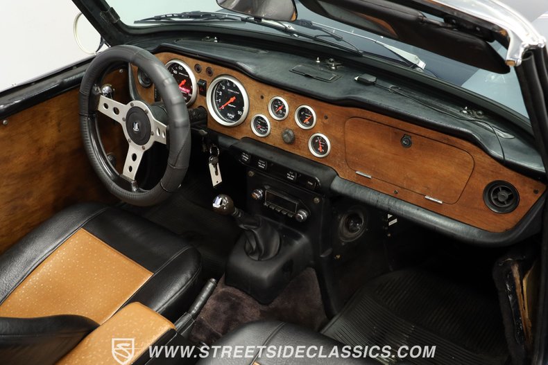 Unknown-Tr6-1972-British-Racing-Green-Black-19
