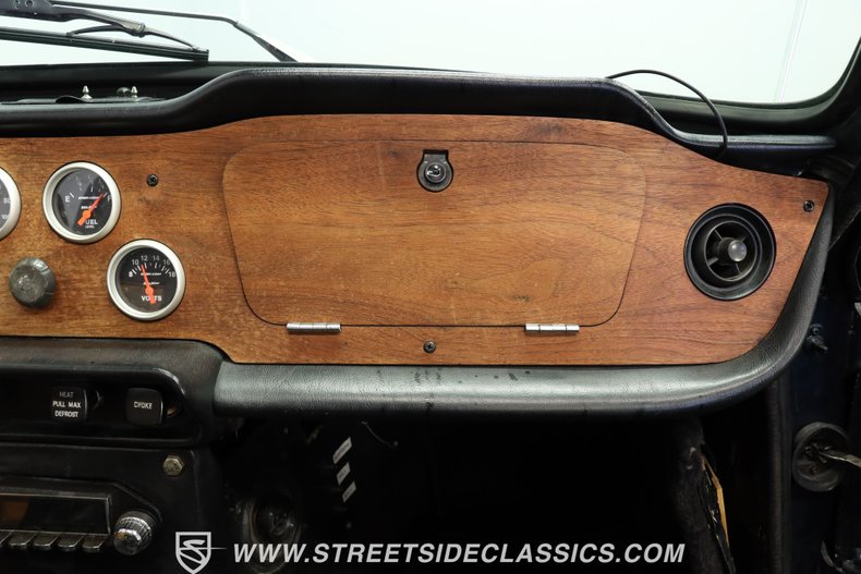 Unknown-Tr6-1972-British-Racing-Green-Black-20