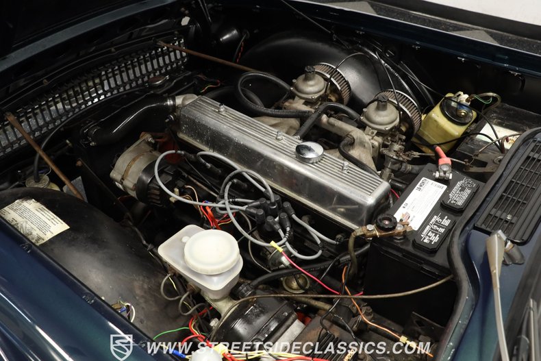 Unknown-Tr6-1972-British-Racing-Green-Black-31