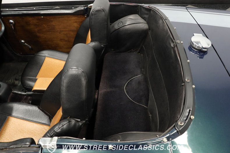 Unknown-Tr6-1972-British-Racing-Green-Black-33
