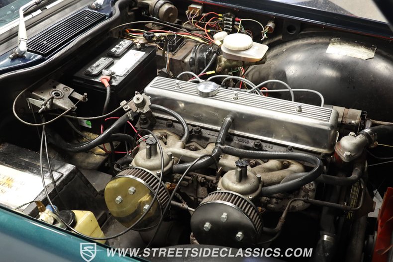 Unknown-Tr6-1972-British-Racing-Green-Black-38