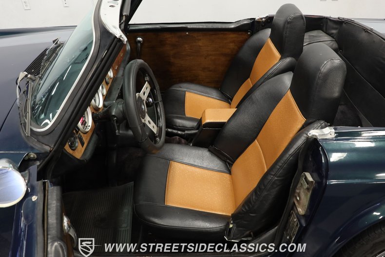 Unknown-Tr6-1972-British-Racing-Green-Black-42