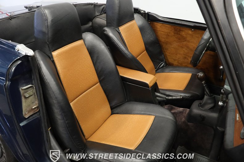 Unknown-Tr6-1972-British-Racing-Green-Black-45