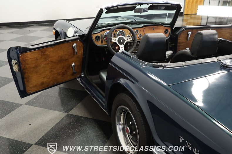 Unknown-Tr6-1972-British-Racing-Green-Black-9