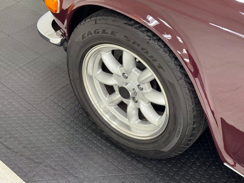 Unknown-Tr6-1972-Maroon-Black-15