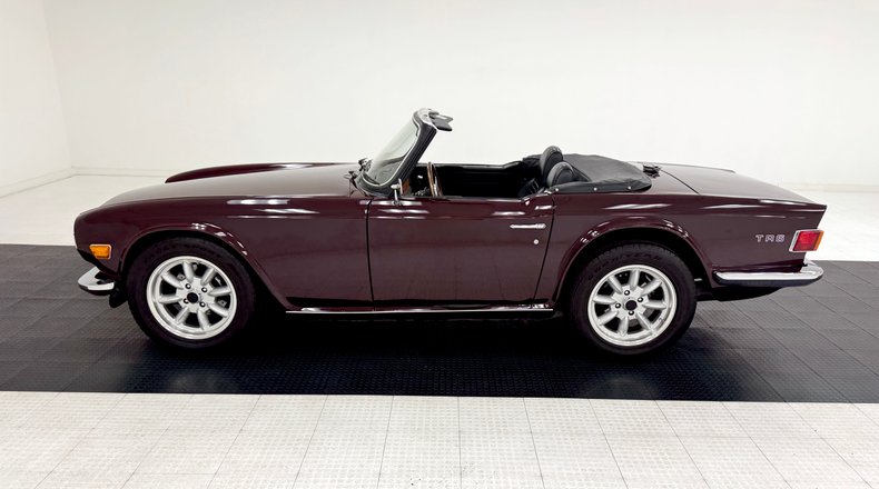 Unknown-Tr6-1972-Maroon-Black-3