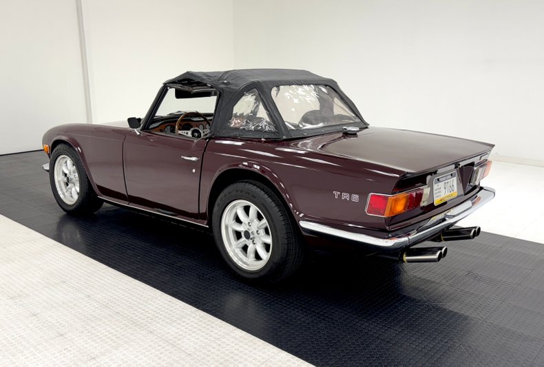 Unknown-Tr6-1972-Maroon-Black-5