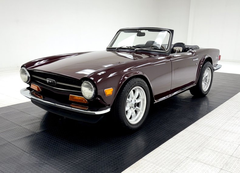 Unknown-Tr6-1972-Maroon-Black