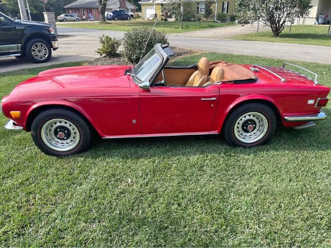 Unknown-Tr6-1972-Red-Tan-11