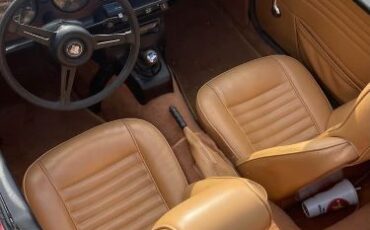 Unknown-Tr6-1972-Red-Tan-6