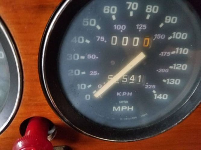 Unknown-Tr6-1973-Maroon-Tan-7