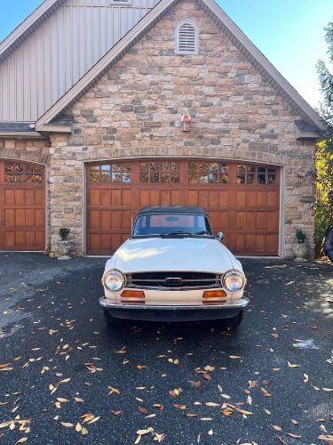 Unknown-Tr6-1973-White-2