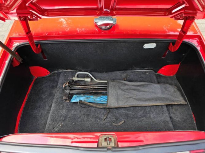 Unknown-Tr6-1974-Signal-Red-Tan-16
