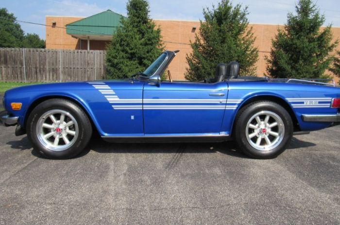 Unknown-Tr6-1975-Viper-Blue-10