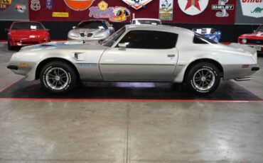 Unknown-Trans-am-1975-Silver-Black-1