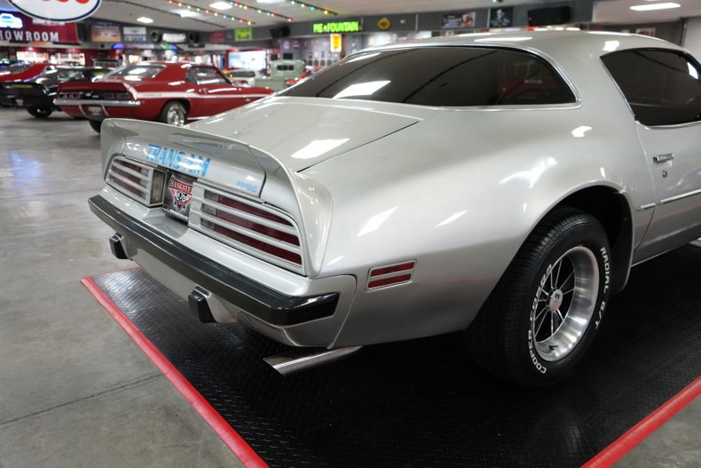 Unknown-Trans-am-1975-Silver-Black-42