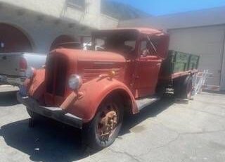 Unknown-Truck-1935-Red-3