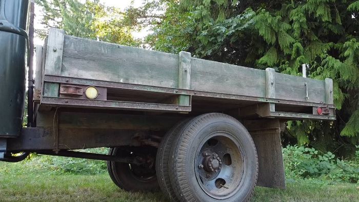 Unknown-Truck-1946-Green-11