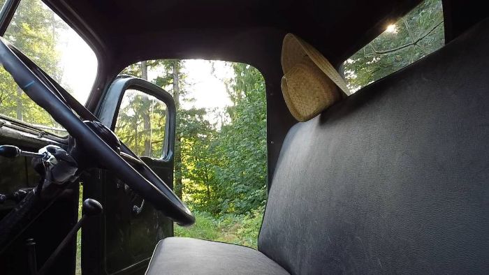 Unknown-Truck-1946-Green-2